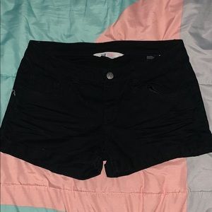 H&M black shorts